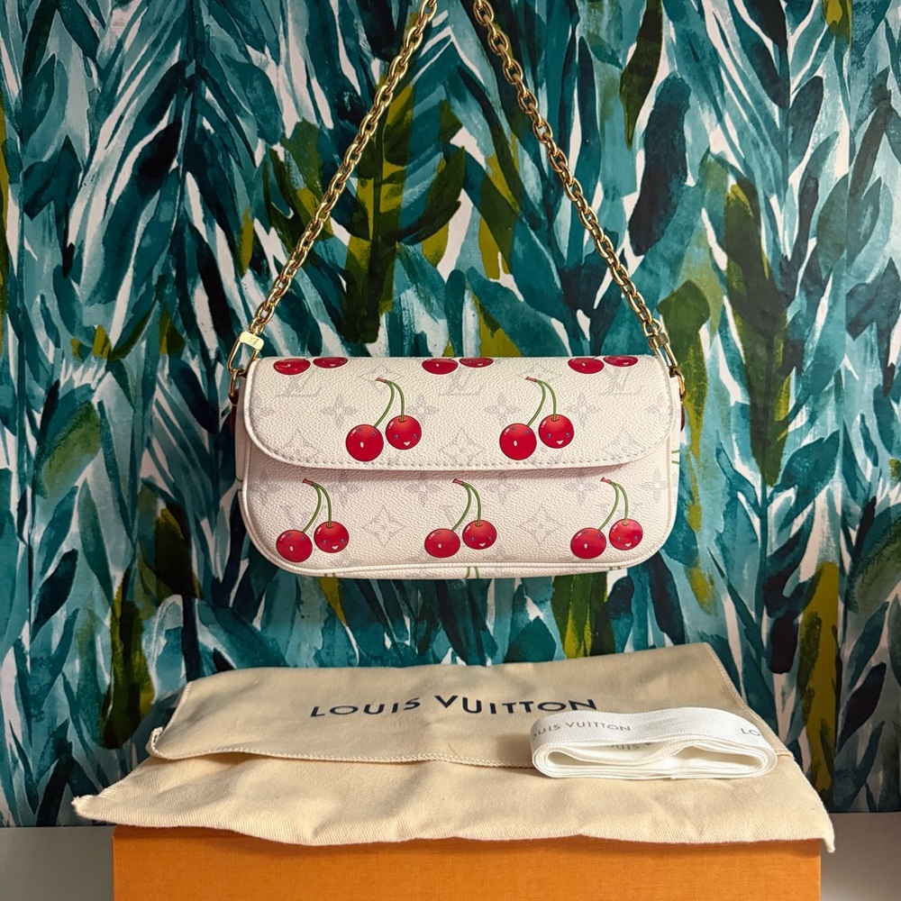 Brand New Louis Vuitton x Takashi Murakami Cerise Ivy Shoulder and Crossbody Bag - Picture 12 of 12